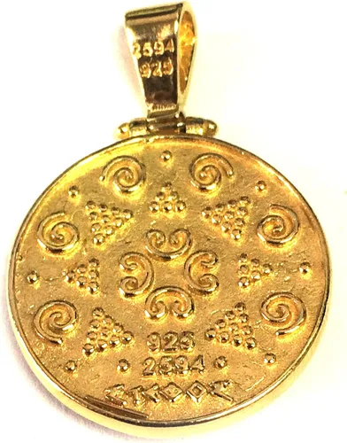 Vista 2 de Jewelry Affairs Colgante redondo bizantino de plata de ley de 18 quilates con revestimiento de oro, Metal