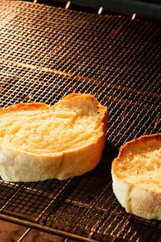 Vista 5 de Cestari Juego de 2 alfombrillas antiadherentes para parrilla, corte extra grande para adaptarse a la parrilla de pizza, malla resistente sin PFOA