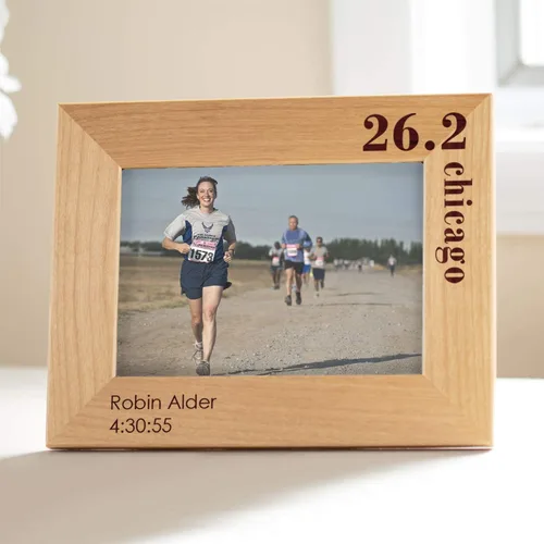 Vista 2 de Lifetime Creations Marco de fotos personalizado para corredor de maratón, regalo para maratonista, primer maratón, regalo de carrera