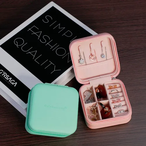 Vista 5 de Mini organizador de viaje verde portátil para anillos aretes collar regalos del día de San Valentín para niñas y mujeres