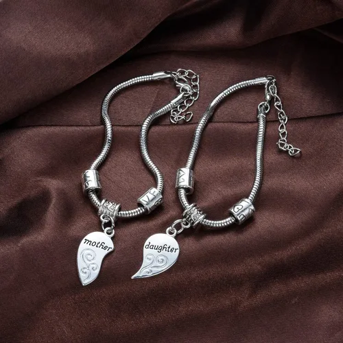 Vista 4 de Juego de pulseras dije de corazón para madre e hija, dos piezas