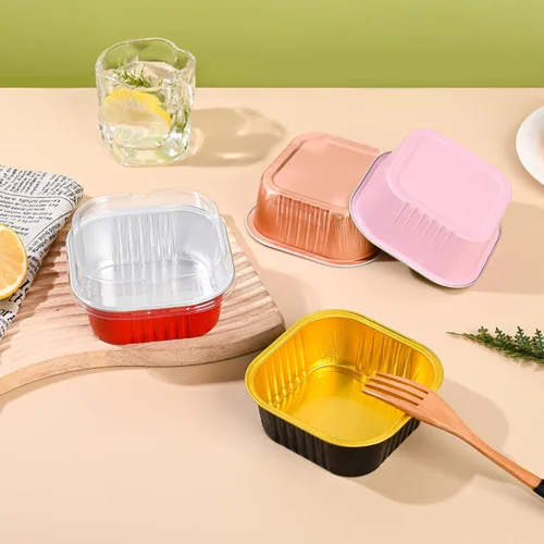 Vista 3 de Findful - Juego de 40 moldes cuadrados de papel de aluminio para cupcakes de 10 oz con tapas, moldes para brownies, moldes desechables grandes