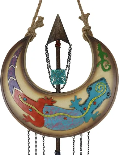 Vista 3 de Ebros Gift Southwest Western Tribal Native Boho Chic Gecko Lizard caprichoso en luna creciente con flecha atrapasueños pluma campanilla de viento