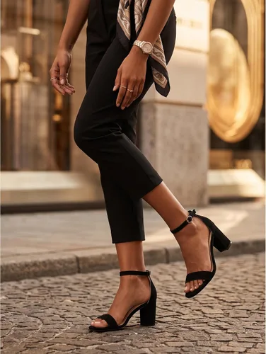 Vista 4 de IDIFU Sandalias de tacón grueso con correa al tobillo para mujer Negro (black Nubuck)