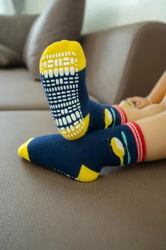 Vista 4 de RATIVE Calcetines antideslizantes antideslizantes con agarres para bebés, niños pequeños y niños pequeños