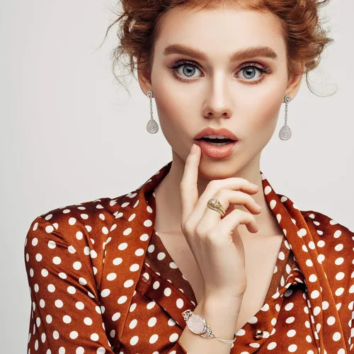 Vista 8 de Pulsera personalizada estilo vintage grabada con medallón que sostiene foto para mujer plata de ley