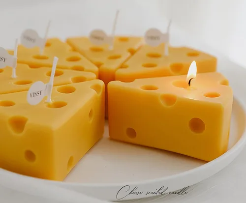 Vista 2 de Vela perfumada en forma de queso,Vela decorativa de cera de soja aromática de 4.23 oz para mesa, foto de regalo de cumpleaños, ideal para meditación