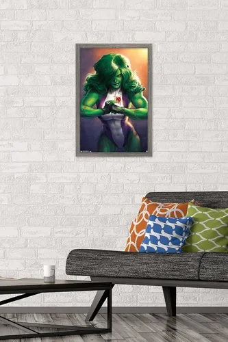 Vista 2 de Trends International Marvel Comics - She-Hulk - Totally Awesome Hulk - Póster de pared con portada #4, 14.725 x 22.375 pulgadas, versión enmarcada