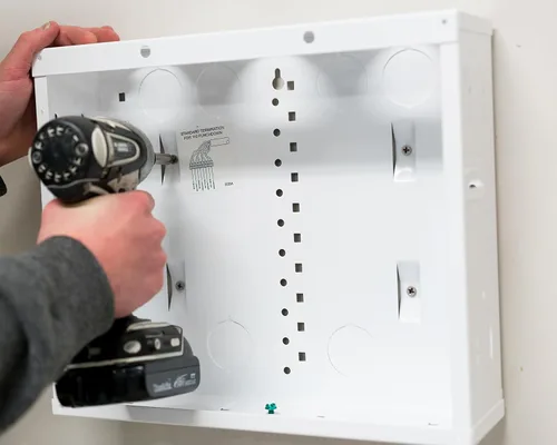 Vista 4 de Legrand OnQ - Gestión de cables de 12 pulgadas, caja de medios de pared, carcasa de cableado estructurado, panel de redes domésticas con aberturas