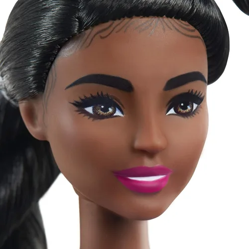 Vista 3 de Barbie Fashionistas - Muñeca #146 con 2 trenzas trenzadas y prótesis de pierna con vestido estampado de estrellas, zapatos blancos y pulsera