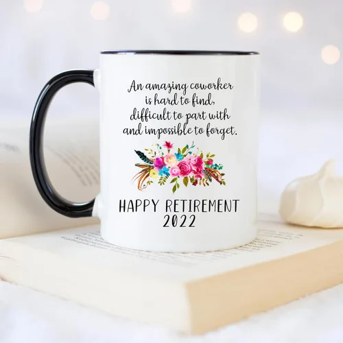 Vista 4 de YouNique Designs Taza de jubilación para mujer 2022, 11 onzas, taza de café de jubilación femenina, taza de jubilación para mujeres, taza de feliz