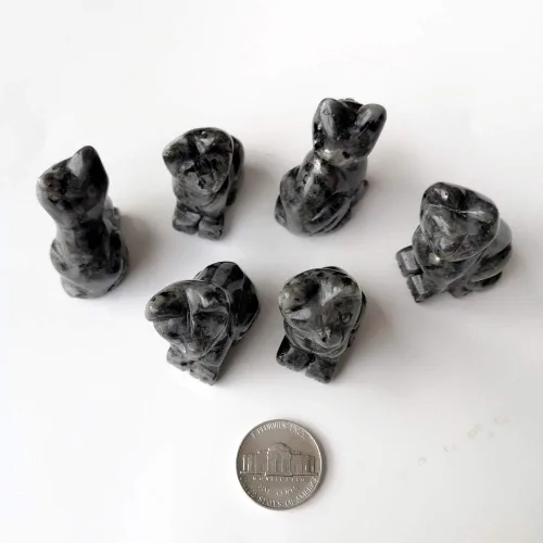 Vista 3 de 2 piezas de cristales de labradorita negra natural y piedras curativas, figuras de gato de la suerte talladas en bolsillo, coleccionables de 1.5