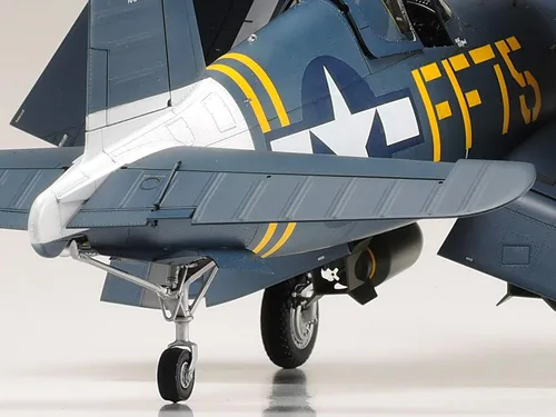 Vista 5 de TAMIYA 60327 1/32 Vought F4U-1D Corsair Kit de avión modelo de plástico para 168 meses a 1200 meses