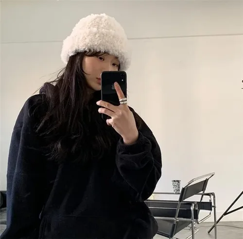 Vista 4 de Bonitos gorros para mujer, gorros para mujer, accesorios Y2K, gorros kawaii de ganchillo para mujer