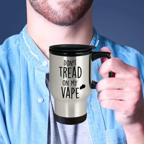 Vista 4 de Taza de viaje divertida Don't Tread On My Vape Impresionante regalo novedoso Inspiración y sarcasmo Taza de té de 14 oz (14 oz)