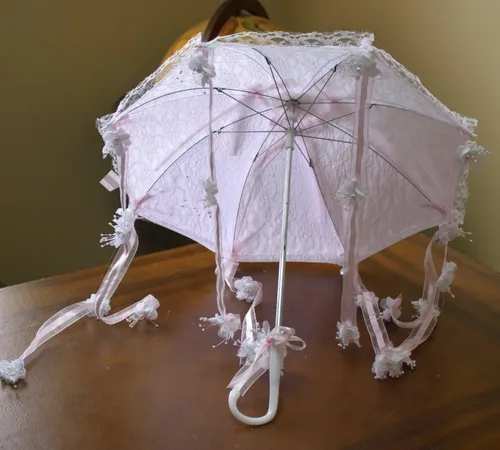 Vista 3 de Encaje paraguas parasol rosa de, novia o el bebé ducha con lazos y flores22inches