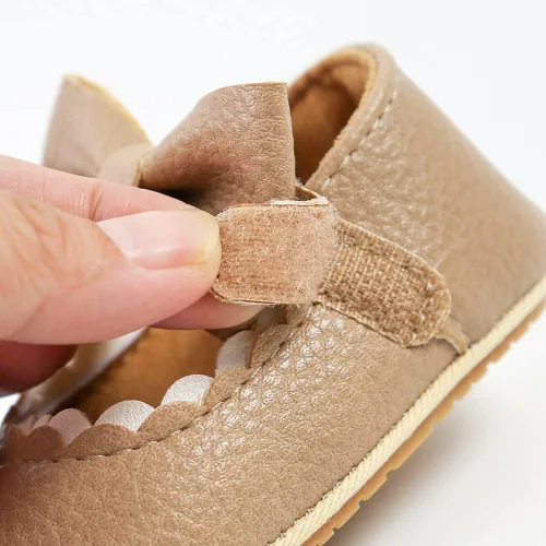 Vista 7 de GAISUMMI Zapatos planos Mary Jane para bebés y niñas, con suela de goma suave antideslizante, zapatos de vestir de princesa