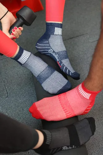 Vista 7 de 6,9 o 12 pares de calcetines deportivos de algodón, multicolor para hombre y mujer