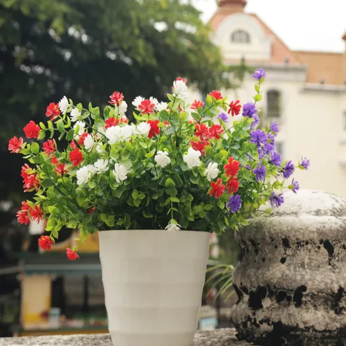 Vista 9 de Flores artificiales para exteriores, 8 paquetes de flores falsas resistentes a los rayos UV, flores sintéticas de plástico para exteriores, plantas