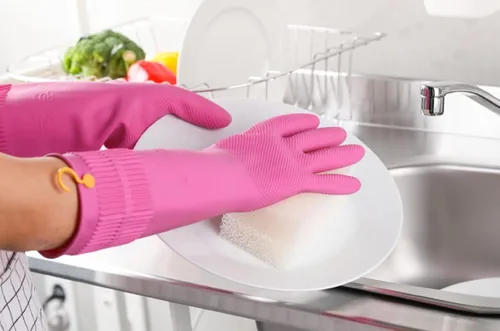 Vista 7 de Myungjin Guantes de goma antideslizantes reutilizables e impermeables para el hogar con gancho para colgar y secar (1 par/pequeño)