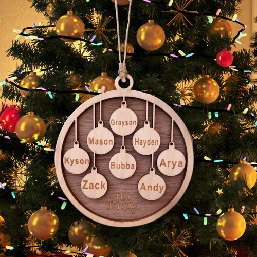 Vista 7 de Adorno de Navidad familiar personalizado 2023, adornos de madera para árbol de Navidad con cuerda pequeña, de 1 a 10 nombres personalizados