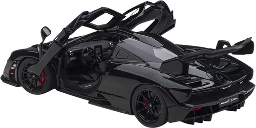 Vista 3 de McLaren Senna Stealth Cosmos Black con detalles de carbono modelo 1/18 de Autoart 76076