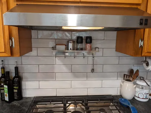 Vista 4 de Audmore Estante para utensilios de cocina, estante de especias con ganchos para montaje en pared, estante sobre la estufa, acero inoxidable, estante