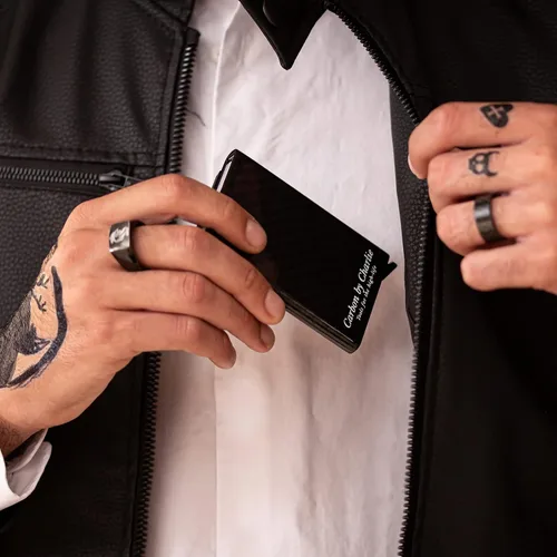 Vista 4 de RFID bloqueo de fibra de carbono pop-up billetera, diseño delgado y lujoso, tarjetero para hombres, caja de regalo, Negro -, Minimalista