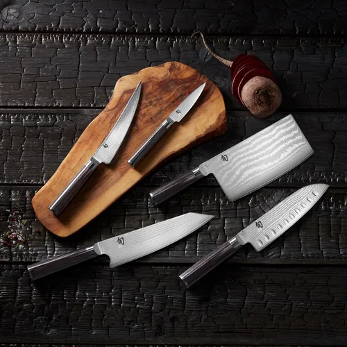 Vista 6 de Shun DM0718. Cuchillo Santoku de 7 pulgadas.