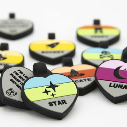 Vista 4 de Placa de identificación silenciosa personalizada con 5 líneas de identificación de mascotas de silicona duradera y grabada profundamente, diseño