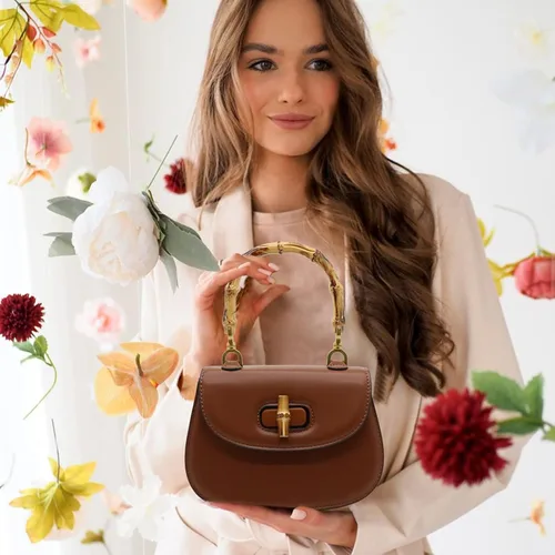 Vista 5 de Bolso de mano para mujer, bolso cruzado con asa superior en forma de bambú