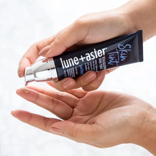 Vista 5 de Lune+Aster Tinte para la piel RealGlow