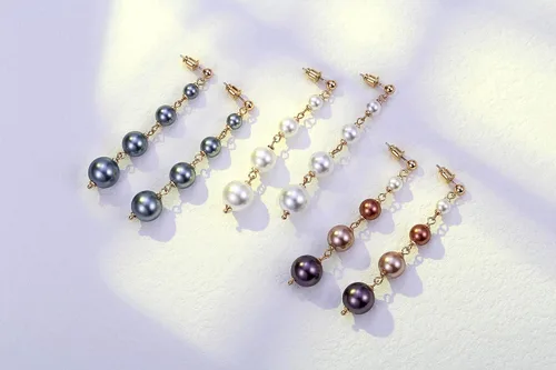 Vista 4 de Aretes colgantes de perlas de plata de ley 925 para mujeres y niñas, aretes largos de perlas, aretes colgantes de nácar, accesorios de perlas