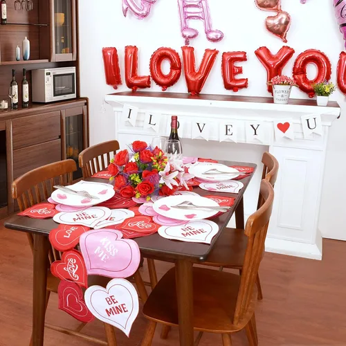 Vista 5 de Grelucgo Camino de mesa bordado con corazón para el 14 de febrero y día de San Valentín (13 x 35 pulgadas)