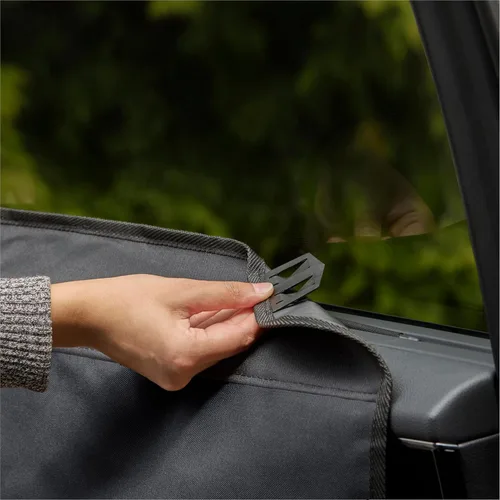 Vista 8 de K&H - Protector de puerta de coche para perros, paquete de 2, 27 x 19 Negro