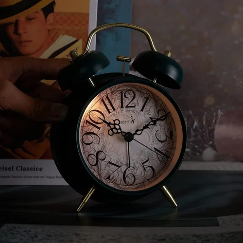 Vista 4 de FLOITTUY Alarma ruidosa para personas que duermen profundamente, 4 pulgadas, retro y a la moda, reloj despertador con campana doble con luz de fondo
