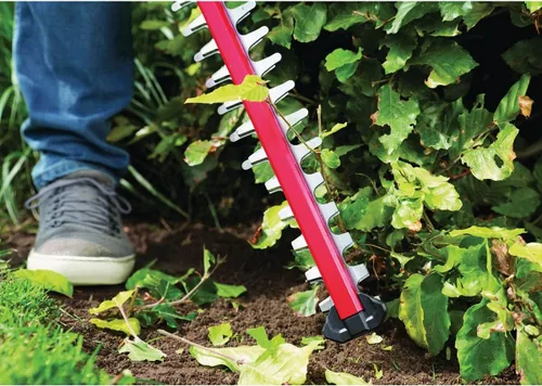 Vista 2 de SKIL PWR CORE 20 - Kit de cortasetos de 22 pulgadas y 20 V, capacidad de corte de 3/4 pulgadas, incluye batería de 2.0Ah y cargador - HT4222B-10