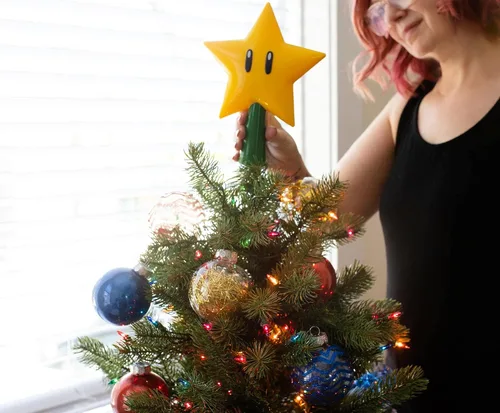 Vista 5 de Estrella para Árbol Mario Super Star Gen 2 Enchufable Iluminada para Navidad