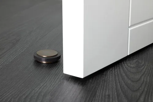 Vista 4 de EVI - Tope adhesivo para puerta, 1.37 x 0.55 pulgadas, goma negra de silicona natural, latón, acabado de cuero envejecido, gran adherencia, 100%