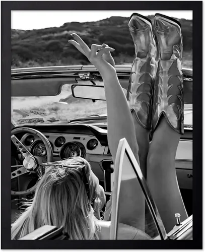 Vista 74 de Póster de arte de moda de Poster Master - Mujer en impresión de auto clásico - Arte en blanco y negro - Arte fotográfico - Arte de autos - Arte