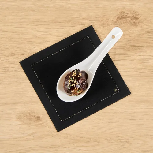 Vista 13 de Restaurantware Cuchara de degustación asiática de 4.9 pulgadas: aperitivo de porcelana blanca y cuchara de sopa - Perfecto para eventos de catering