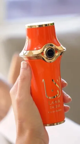 Vista 4 de Camara Eau de Parfum para mujer, 3.4 onzas líquidas, botella de vidrio (LANA Dazzle)