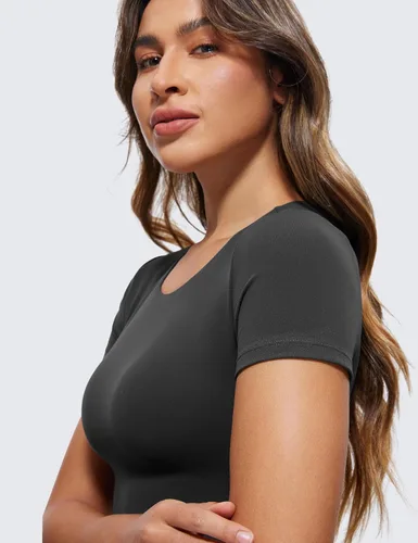 Vista 5 de CRZ YOGA Butterluxe - Camiseta corta de manga corta con doble forro para mujer, cuello redondo, casual, para entrenamiento, bonita camiseta básica
