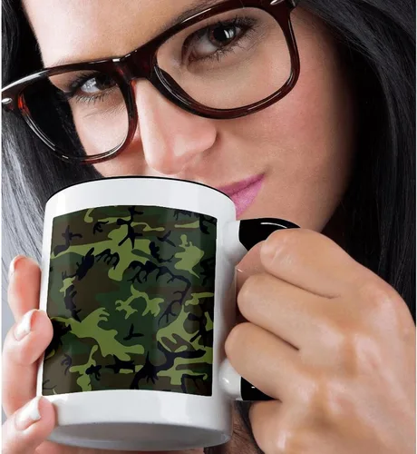 Vista 2 de 3dRose Taza negra de dos tonos de camuflaje verde y marrón de 11 oz
