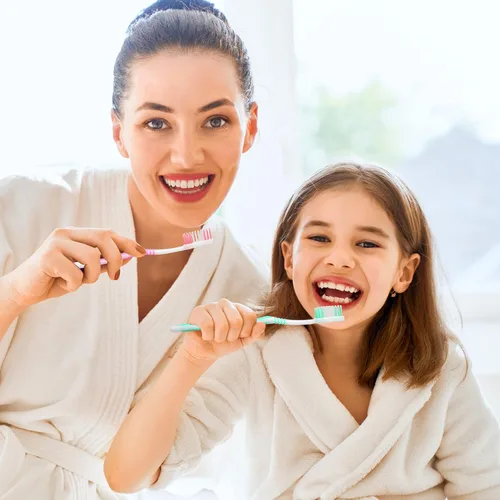 Vista 7 de Honeydak Paquete de 250 cepillos de dientes envueltos individualmente, cepillos de dientes desechables a granel, cepillo de dientes de cerdas