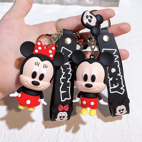 Vista 5 de NSRAOIM Llavero de dibujos animados para niñas y niños, bonitos accesorios para llaves, monedero, mochila, dijes para automóvil, regalos para niños