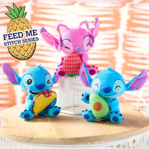 Vista 3 de Disney Stitch - Animal de peluche pequeño de 7 pulgadas, ángel con fresa, juguetes para niños a partir de 2 años Just Play