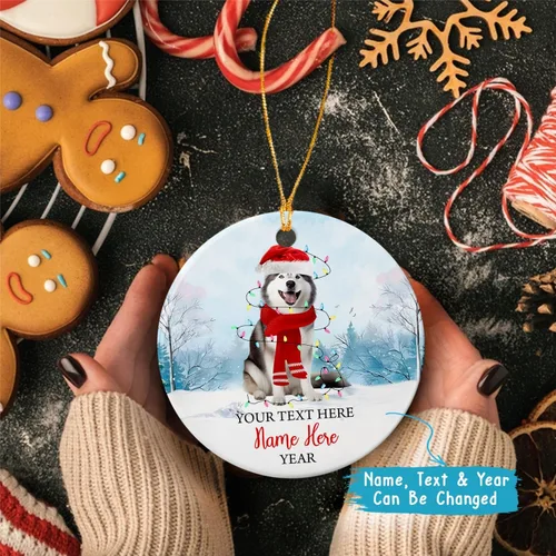Vista 2 de Adorno de cerámica de Alaska Malamute de Feliz Navidad, decoración personalizada de Papá Noel, perro de Alaska Malamute nombre de perro, decoración