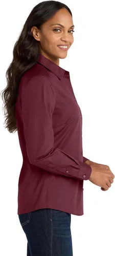 Vista 2 de Port Authority Camisa de popelín con manga larga y botones sin preocupaciones para mujer