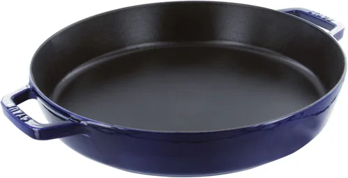 Vista 7 de Staub Sartén de hierro fundido de 13 pulgadas con doble asa - Cereza, fabricada en Francia